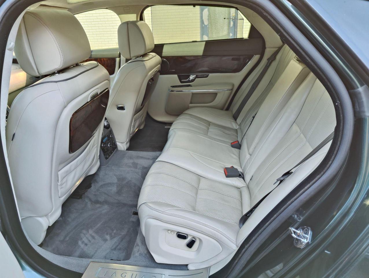 2013 Jaguar XJ XJL PORTFOLIO AWD • Loaded! - Photo #10