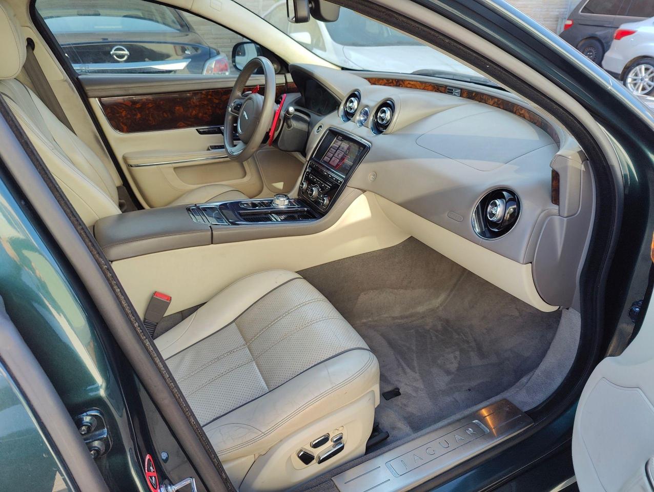 2013 Jaguar XJ XJL PORTFOLIO AWD • Loaded! - Photo #17