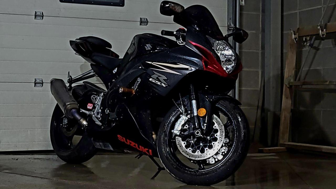 Used 2012 Suzuki GSX-R600 Sport | $0 DOWN, EVERYONE APPROVED!! for sale in Calgary, AB