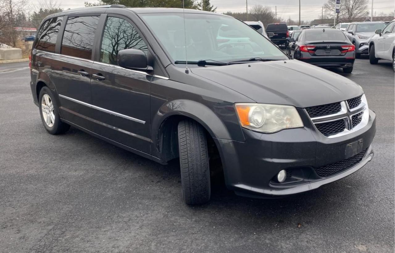 Used 2011 Dodge Grand Caravan CREW *Good Condition/Leather/Navigation/Bluetooth* for sale in Hamilton, ON