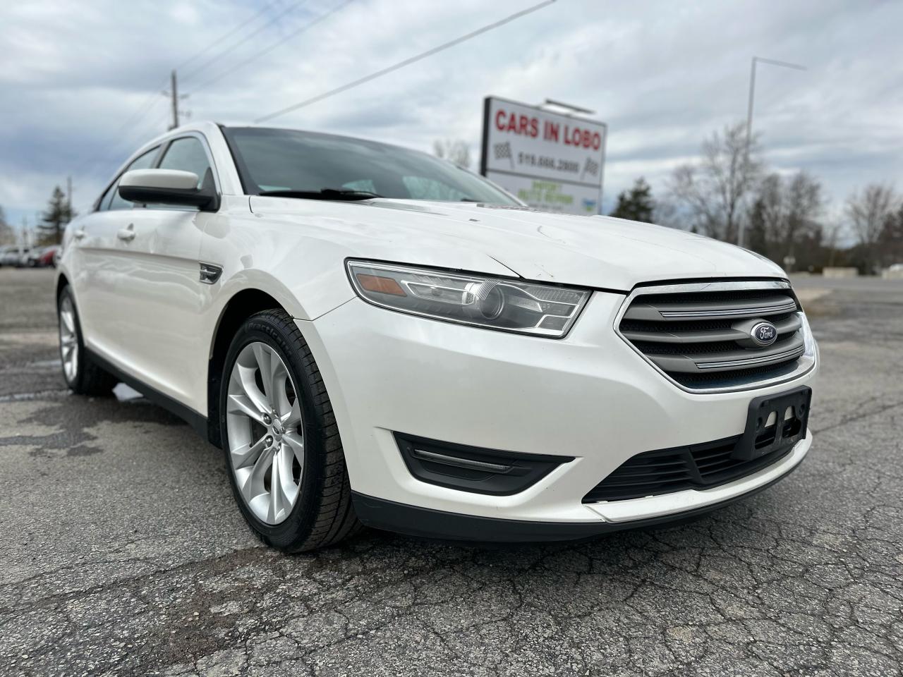 2013 Ford Taurus SEL Photo29