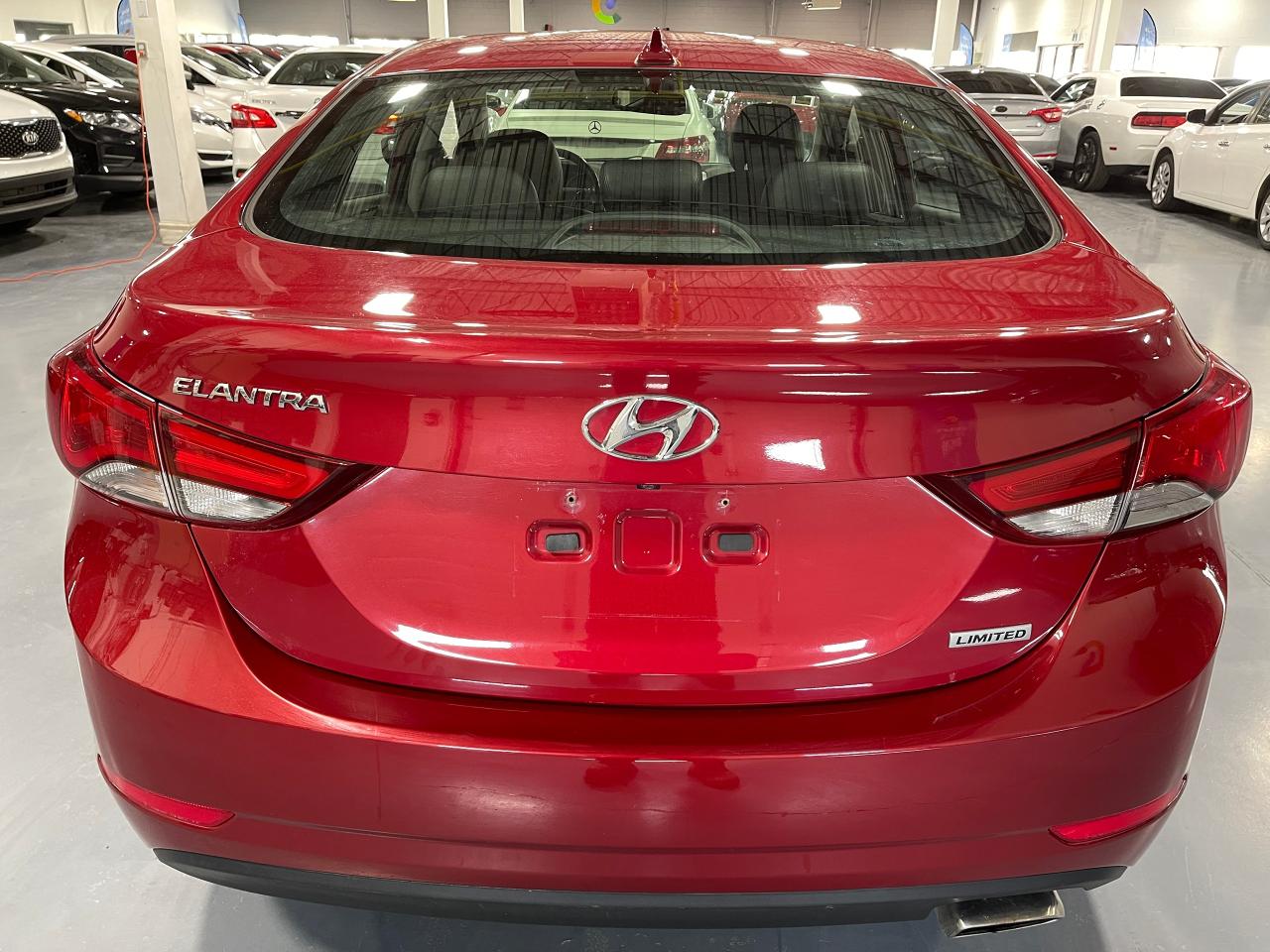 2016 Hyundai Elantra Limited Photo3