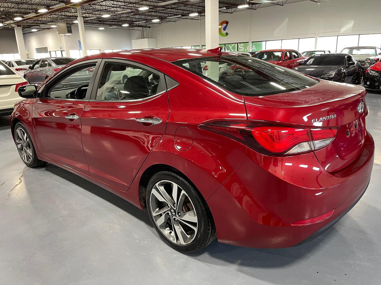 2016 Hyundai Elantra Limited Photo2