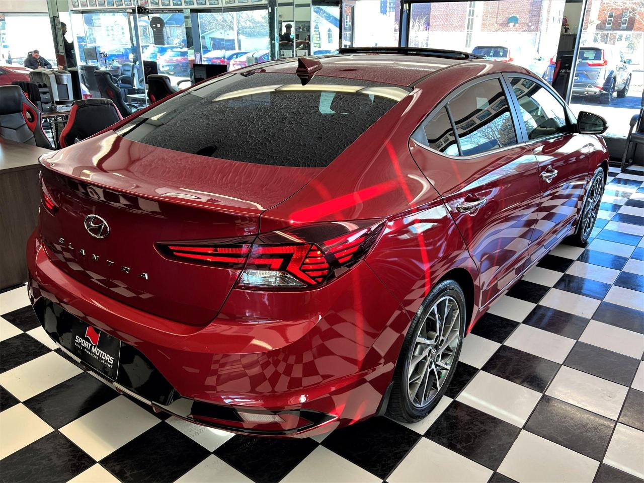 2020 Hyundai Elantra Luxury+Roof+LaneKeep+Leather+BSM+CLEAN CARFAX - Photo #4