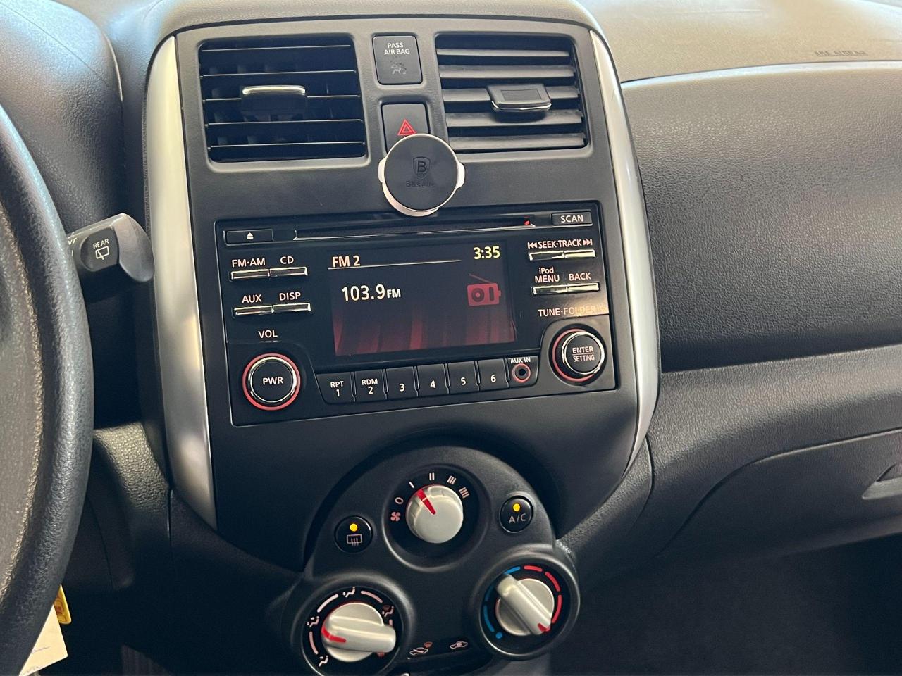 2015 Nissan Micra SV+Camera+Bluetooth+New Brakes+CLEAN CARFAX - Photo #10