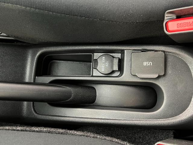 2015 Nissan Micra SV+Camera+Bluetooth+New Brakes+CLEAN CARFAX Photo34