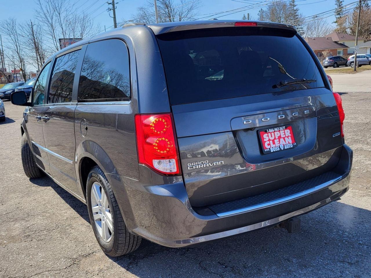 2016 Dodge Grand Caravan Crew Plus Photo2