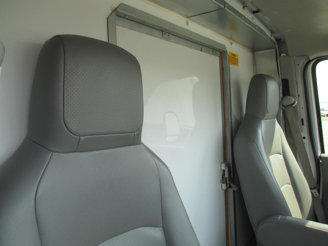2021 Ford E-450 E-450 DRW 176" WB - Photo #8
