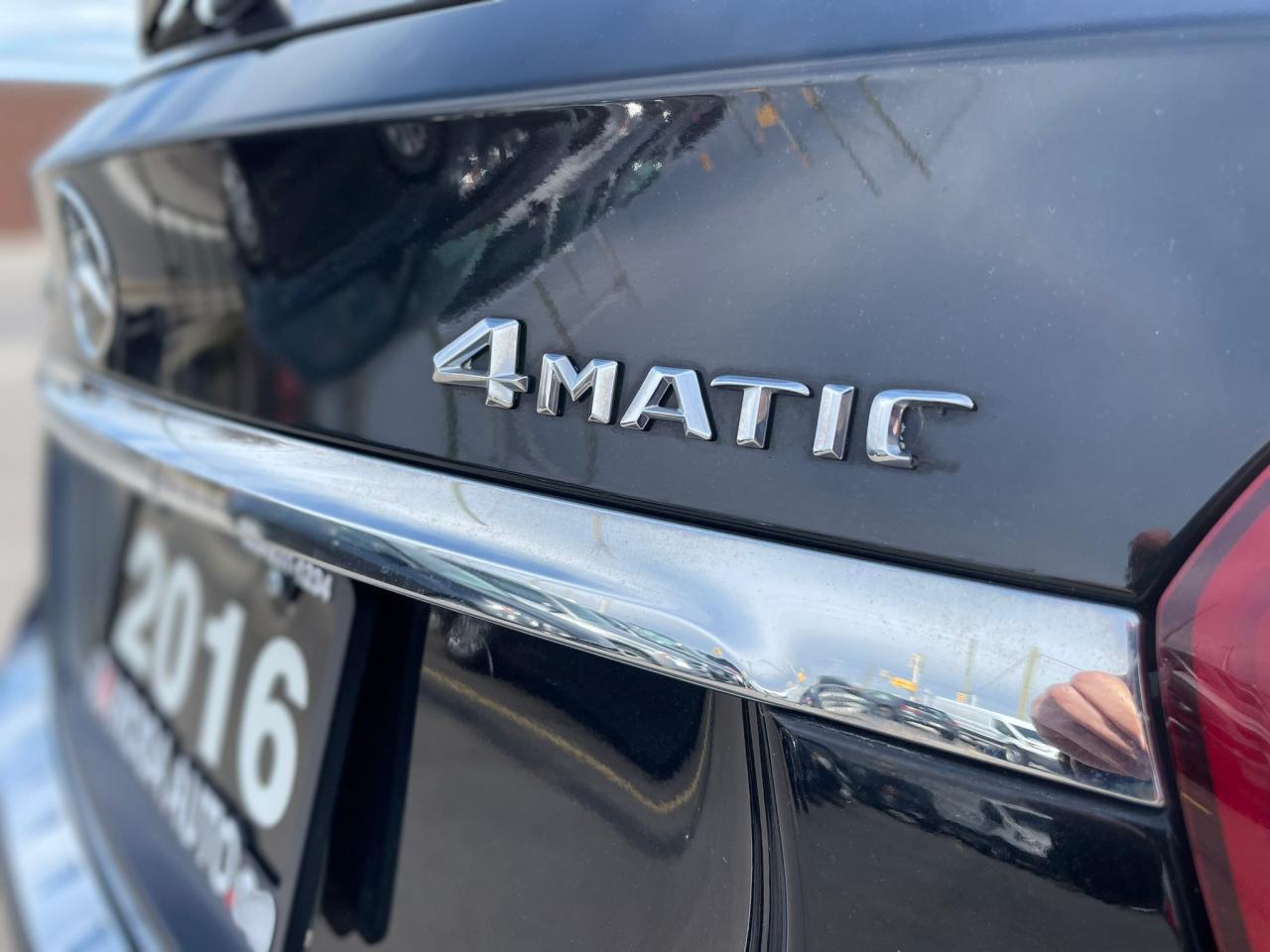 2016 Mercedes-Benz GLA 4MATIC 4dr GLA 250 NO ACCIDENT NEW BRAKES NAVI Photo3