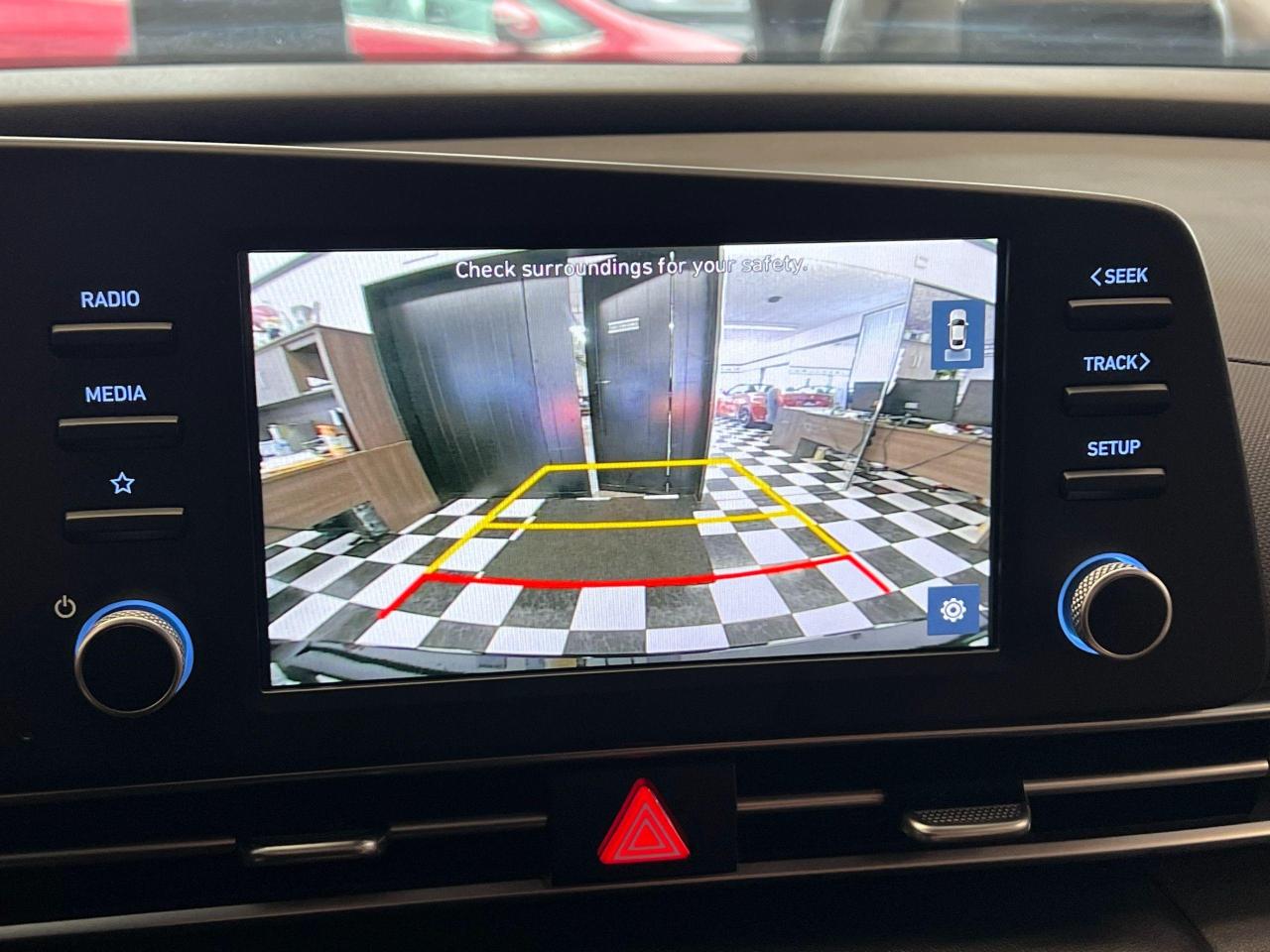 2021 Hyundai Elantra Essential+LaneKeep+ApplePlay+Tinted+CLEAN CARFAX - Photo #11