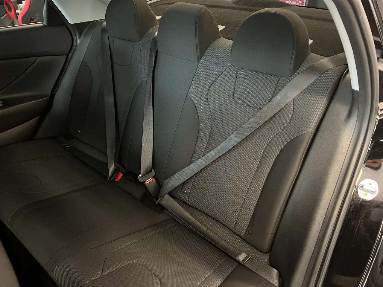 2021 Hyundai Elantra Essential+LaneKeep+ApplePlay+Tinted+CLEAN CARFAX Photo84