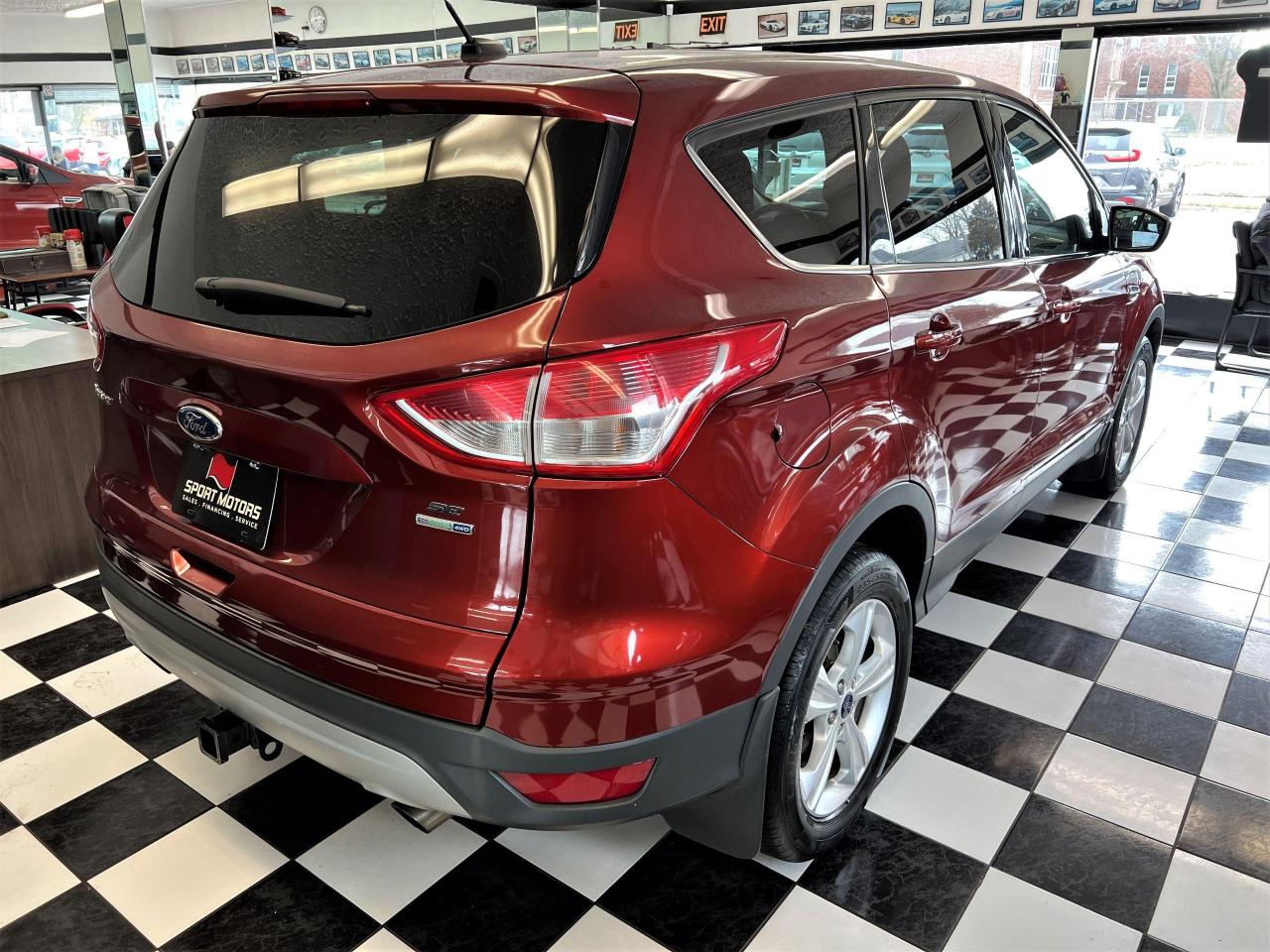 2016 Ford Escape SE 4WD+Camera+Bluetooth+Heated Seats+CLEAN CARFAX - Photo #4