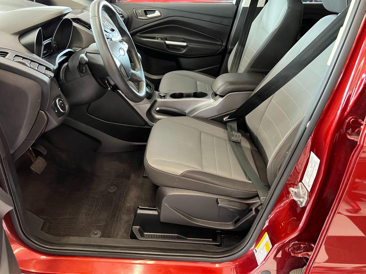 2016 Ford Escape SE 4WD+Camera+Bluetooth+Heated Seats+CLEAN CARFAX Photo80