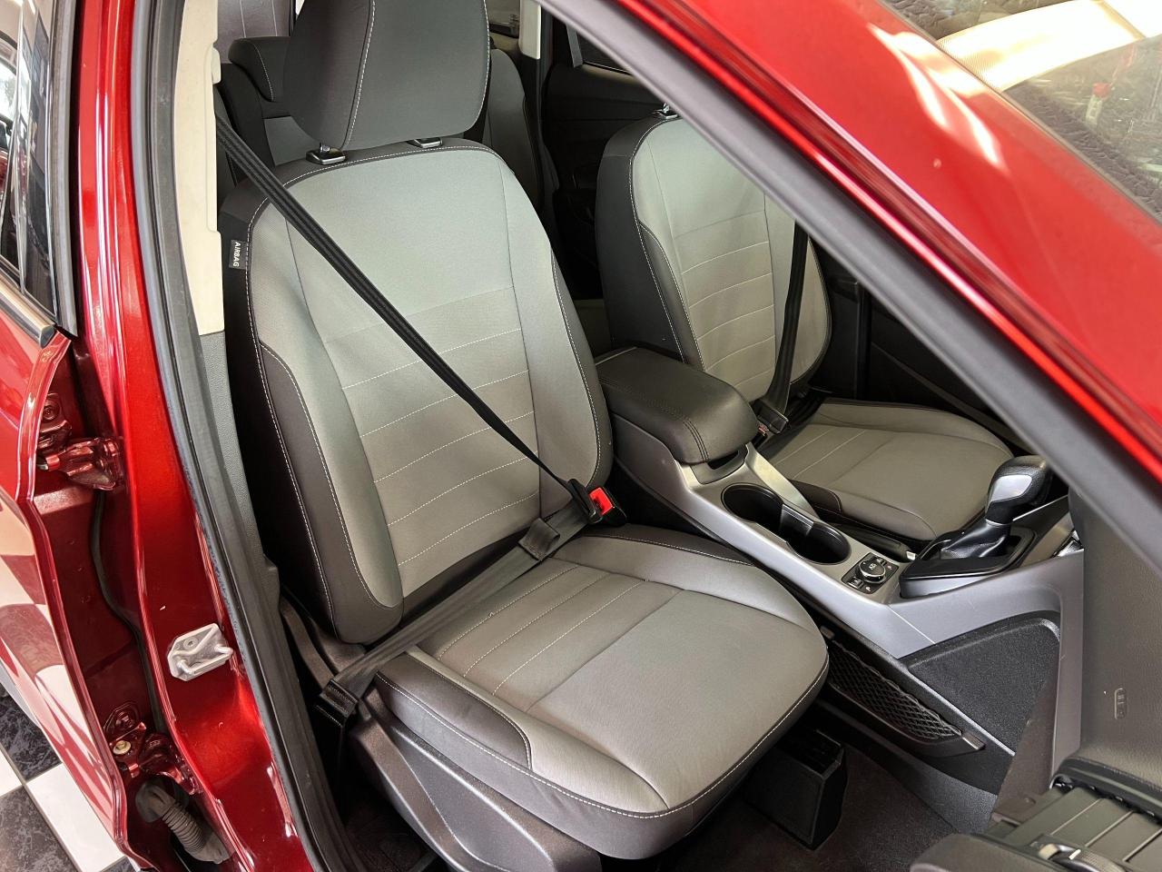 2016 Ford Escape SE 4WD+Camera+Bluetooth+Heated Seats+CLEAN CARFAX Photo84