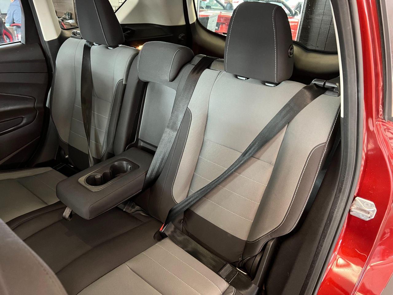 2016 Ford Escape SE 4WD+Camera+Bluetooth+Heated Seats+CLEAN CARFAX - Photo #24