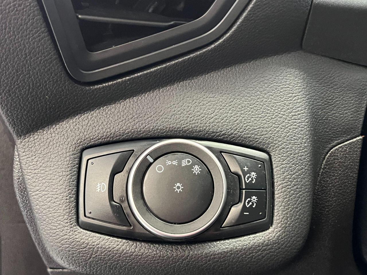 2016 Ford Escape SE 4WD+Camera+Bluetooth+Heated Seats+CLEAN CARFAX - Photo #46