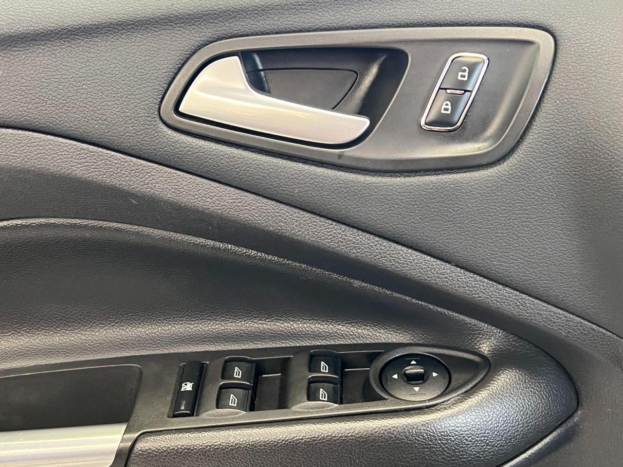2016 Ford Escape SE 4WD+Camera+Bluetooth+Heated Seats+CLEAN CARFAX - Photo #47