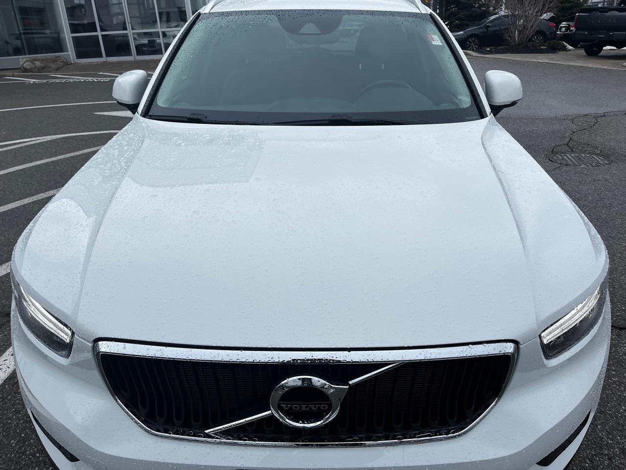 2020 Volvo XC40 T5 AWD Momentum