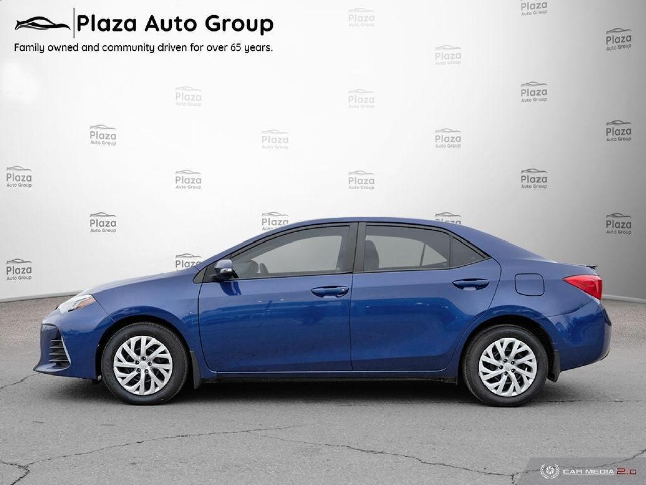 2017 Toyota Corolla SE Photo2