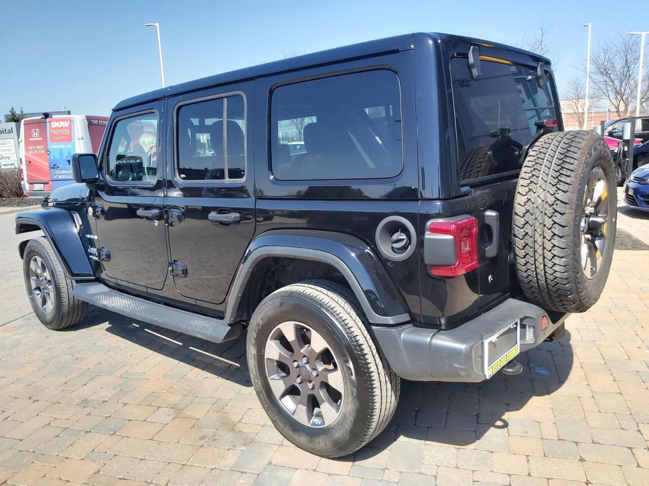 2018 Jeep Wrangler Unlimited Sahara Photo4