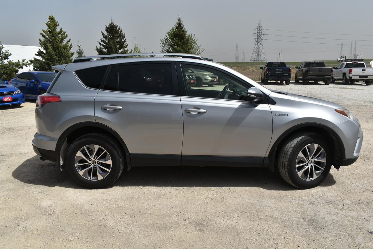 2018 Toyota RAV4 AWD Hybrid LE+ - Photo #9