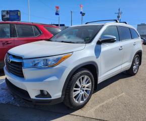 Used 2016 Toyota Highlander XLE SUNROOF, AWD, LEATHER INTERIOR, HEATED SEATS, REARVIEW CAMERA for sale in Saskatoon, SK