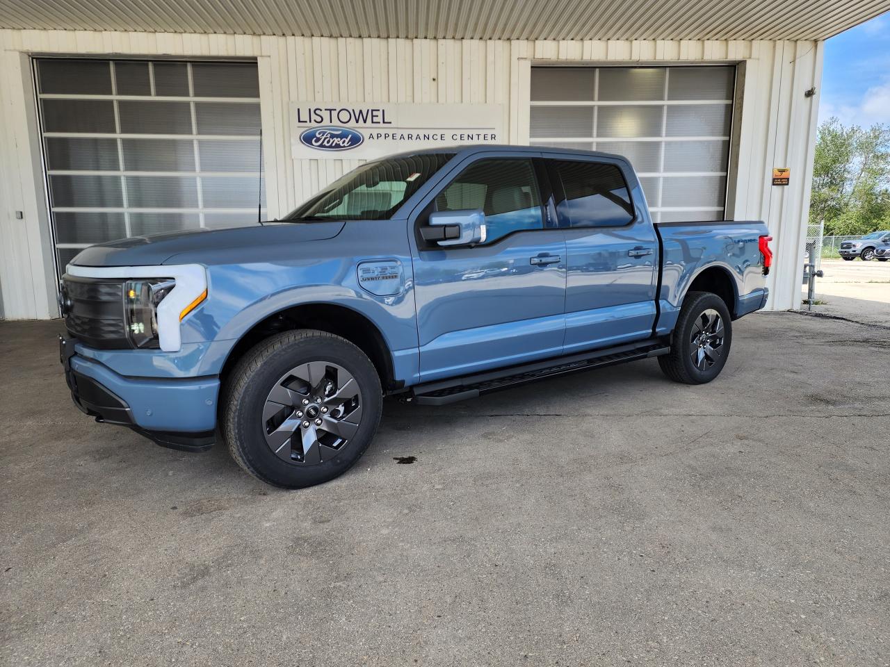 Image - 2023 Ford F-150 Lightning Lariat