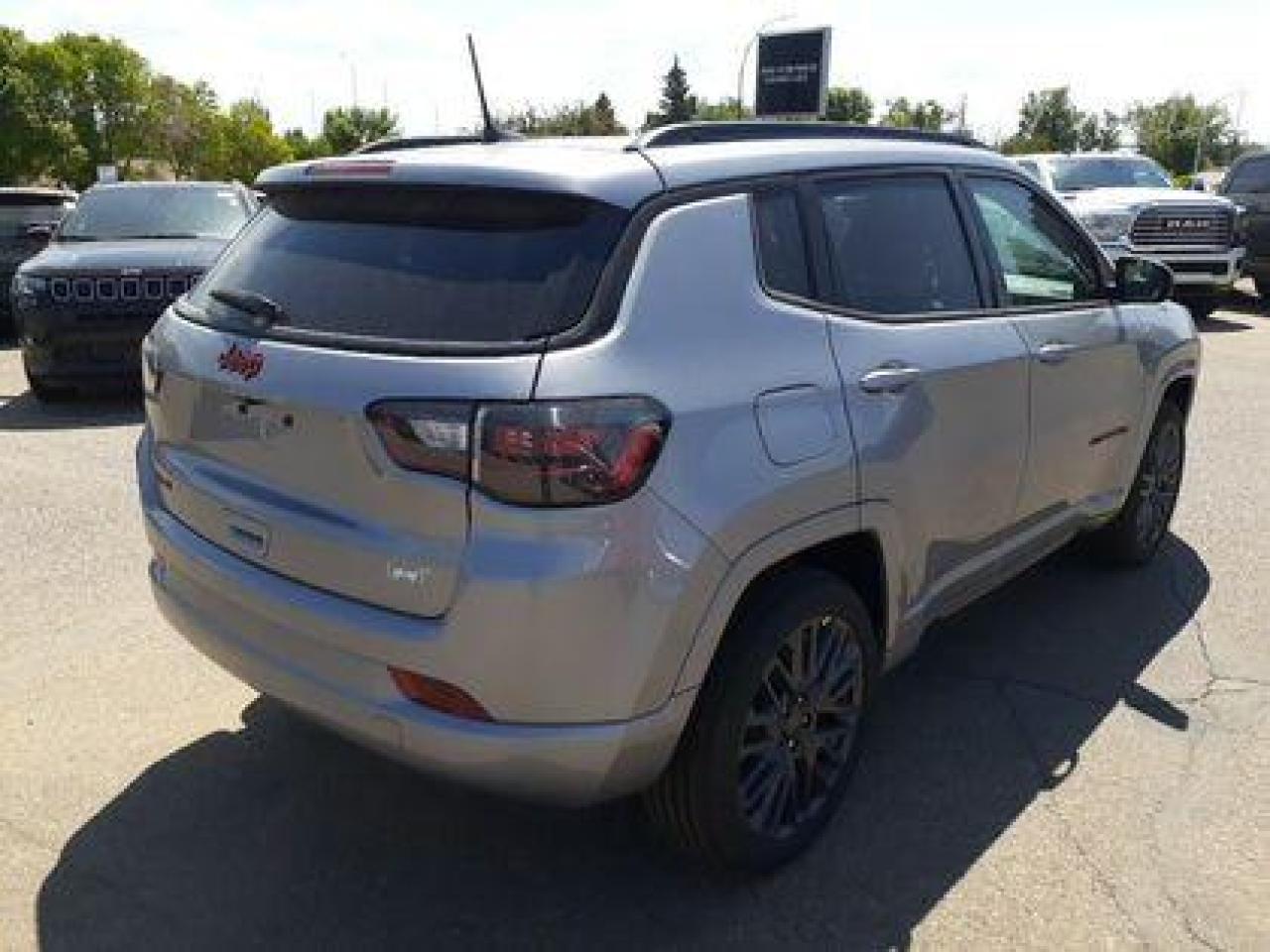 2023 Jeep Compass DEMO BLOWOUT PRICE!!! #149 Photo2