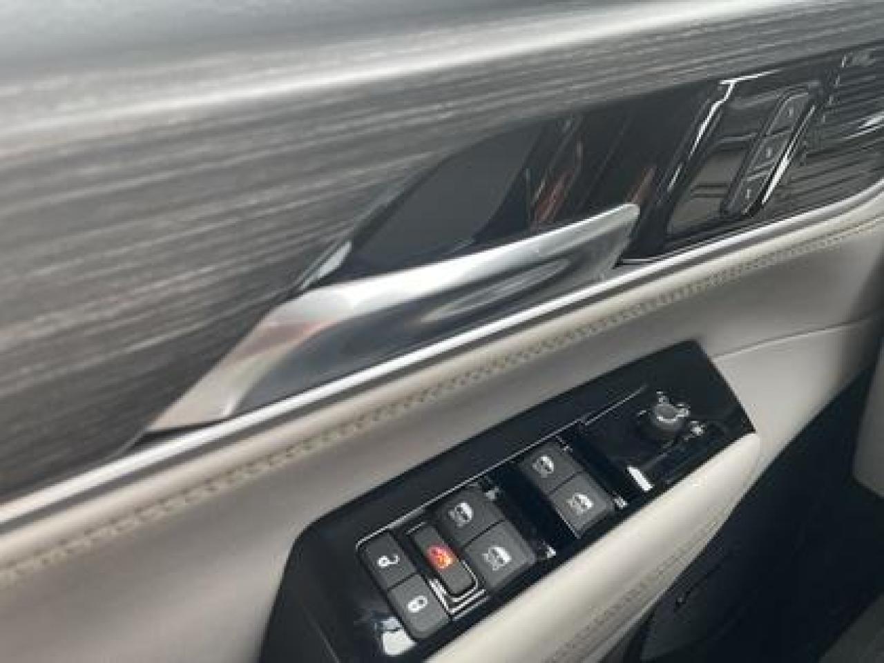 2023 Jeep Wagoneer L OWNERS DEMO SAVE THOUSANDS #28 Photo4