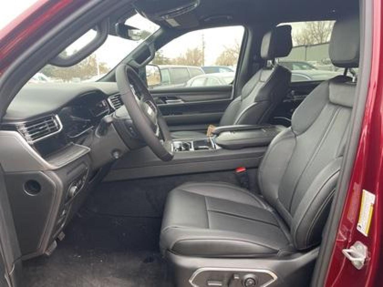 2023 Jeep Wagoneer 3.0L I–6 Hurricane Twin Turbo #39 Photo4