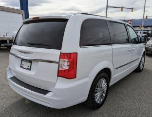 2015 Chrysler Town & Country Touring, Leather Stow'N'Go - Photo #5