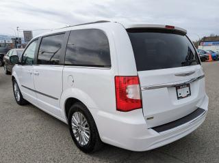 2015 Chrysler Town & Country Touring, Leather Stow'N'Go - Photo #7