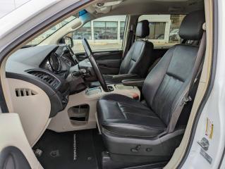 2015 Chrysler Town & Country Touring, Leather Stow'N'Go - Photo #11