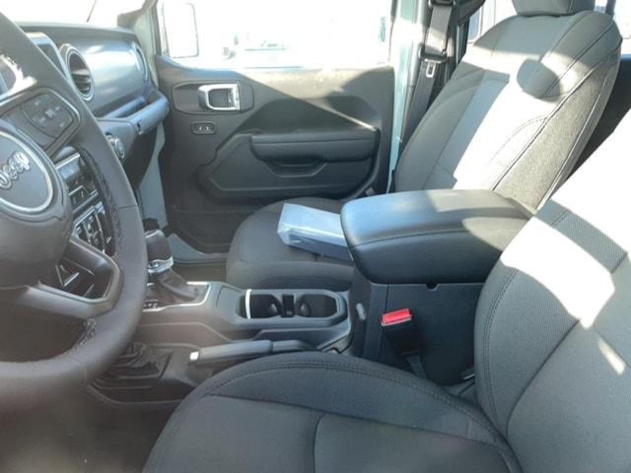 2023 Jeep Gladiator Sport S Photo2