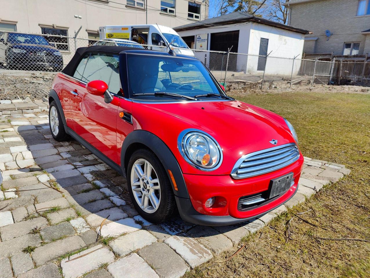 2015 MINI Cooper Convertible Low Mileage • Auto • Comfort Access - Photo #4
