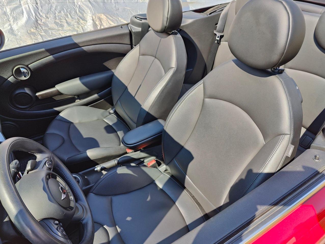 2015 MINI Cooper Convertible Low Mileage • Auto • Comfort Access - Photo #7