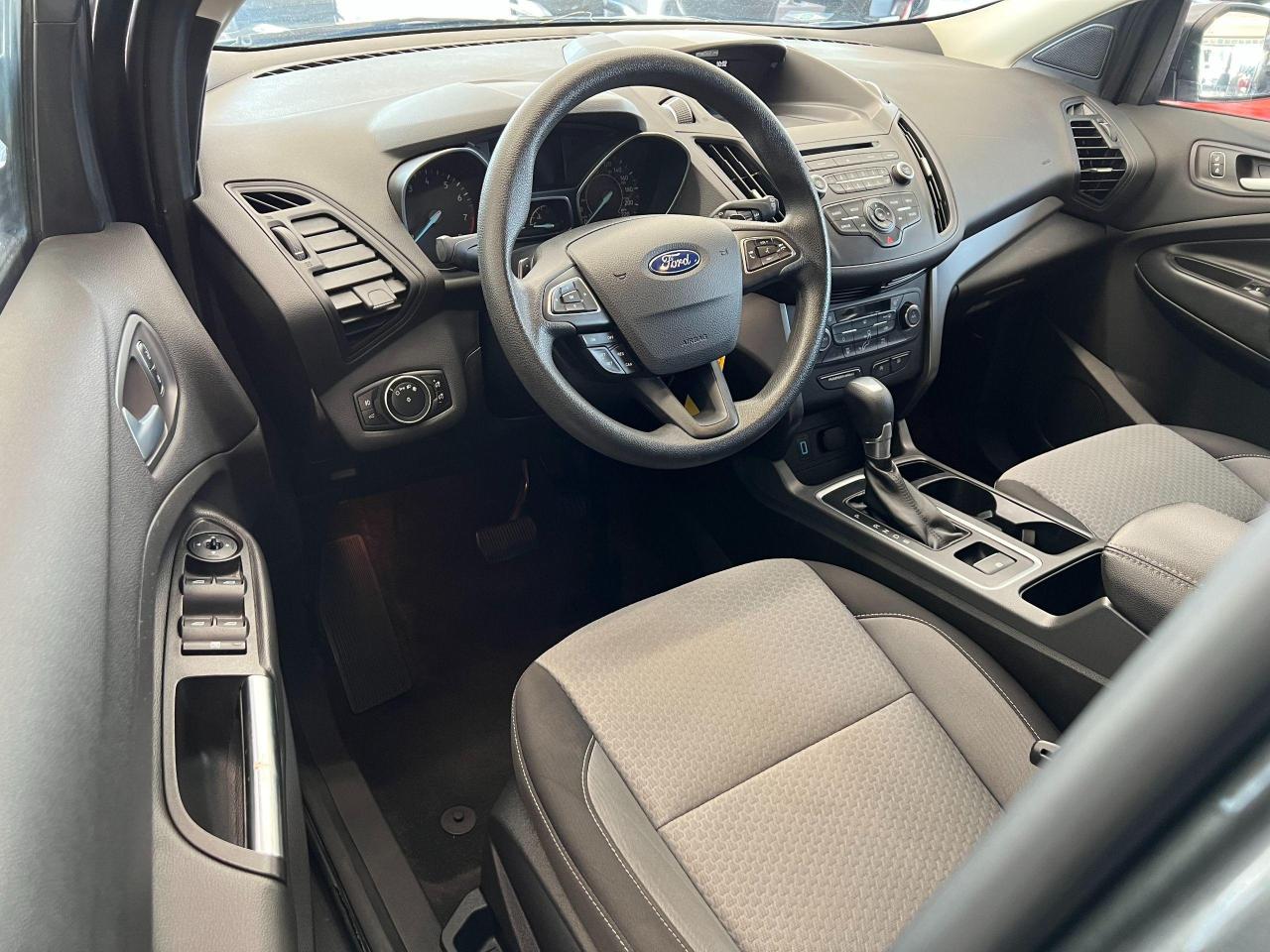 2017 Ford Escape SE 4WD+Camera+Heated Seats+Bluetooth+CLEAN CARFAX - Photo #16