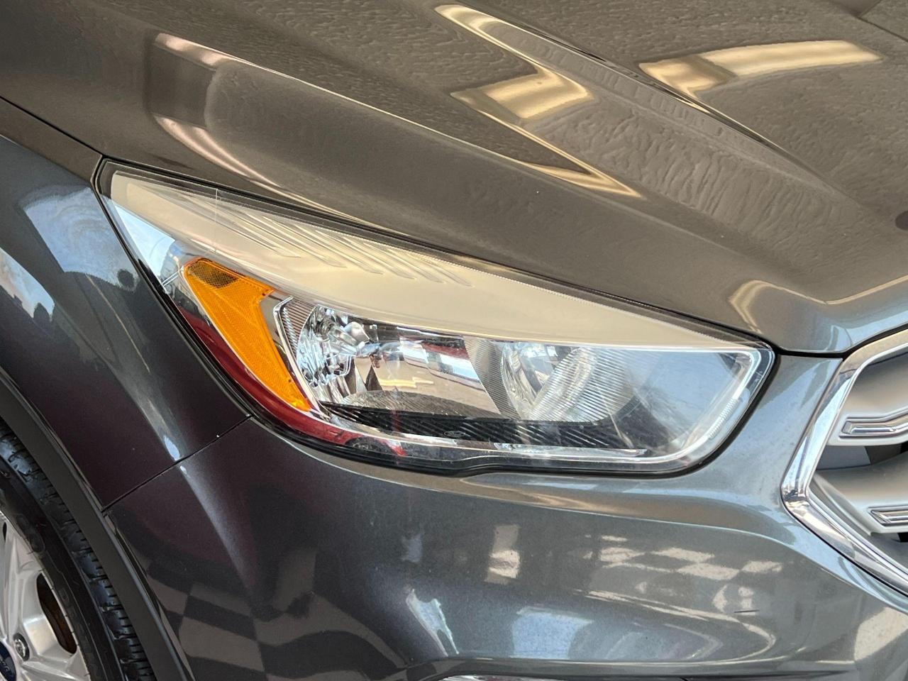 2017 Ford Escape SE 4WD+Camera+Heated Seats+Bluetooth+CLEAN CARFAX Photo99