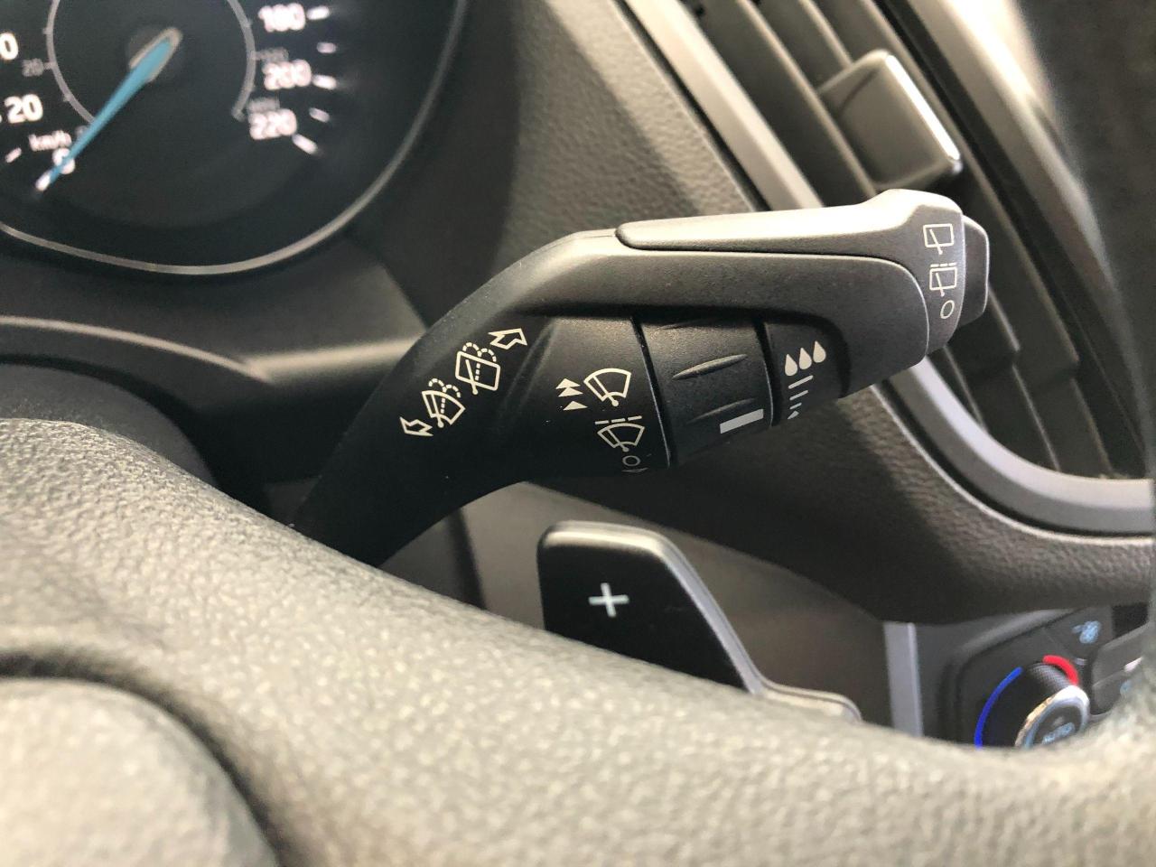 2017 Ford Escape SE 4WD+Camera+Heated Seats+Bluetooth+CLEAN CARFAX - Photo #46