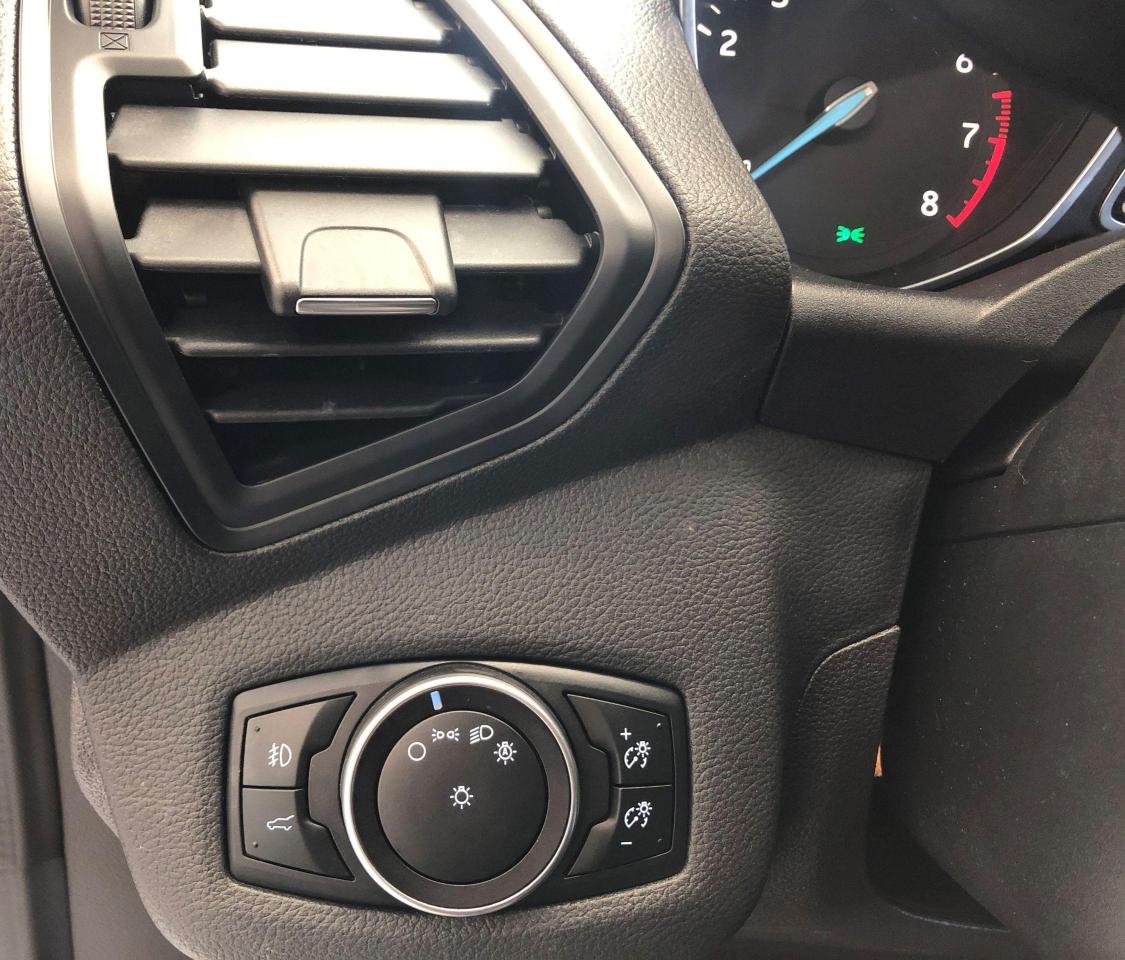 2017 Ford Escape SE 4WD+Camera+Heated Seats+Bluetooth+CLEAN CARFAX Photo111