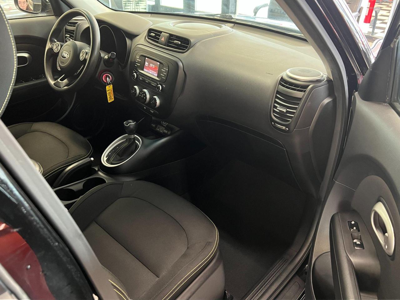 2014 Kia Soul Camera+Bluetooth+A/C+New Tires+CLEAN CARFAX Photo80