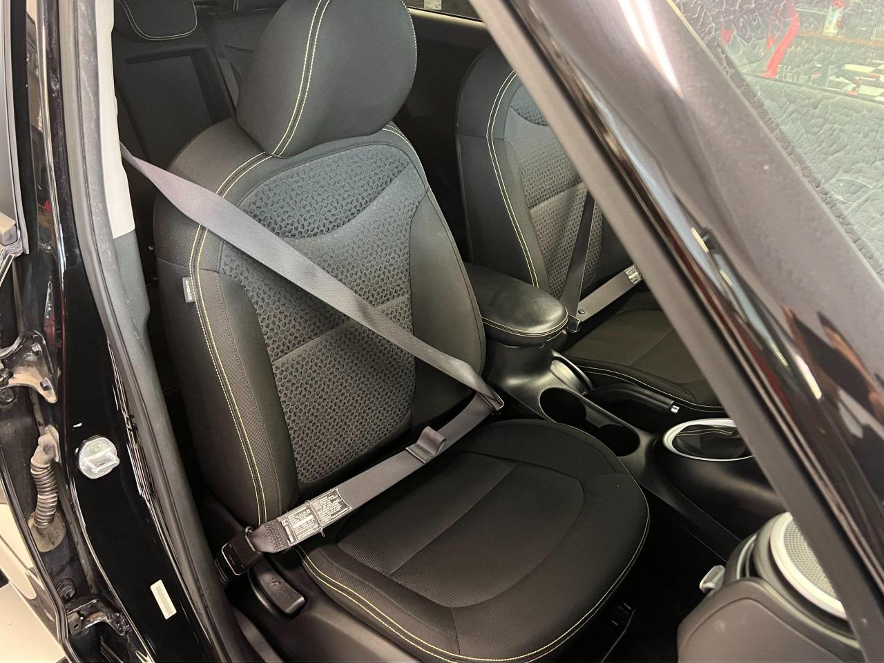 2014 Kia Soul Camera+Bluetooth+A/C+New Tires+CLEAN CARFAX - Photo #23