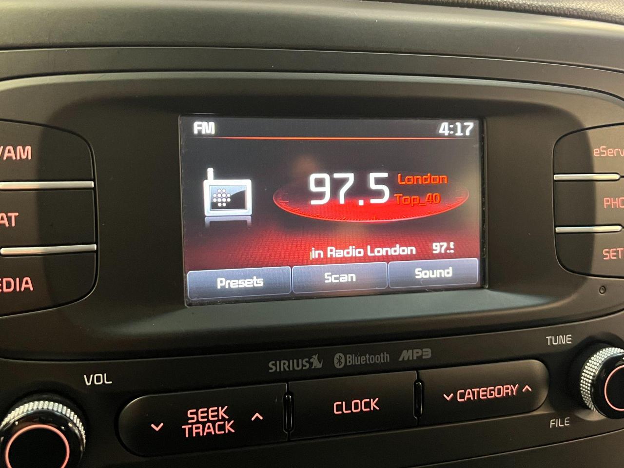 2014 Kia Soul Camera+Bluetooth+A/C+New Tires+CLEAN CARFAX Photo87