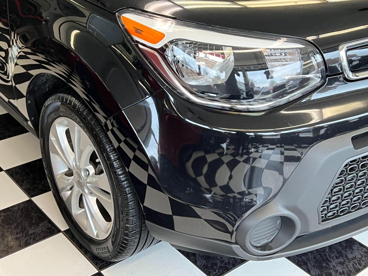 2014 Kia Soul Camera+Bluetooth+A/C+New Tires+CLEAN CARFAX Photo96