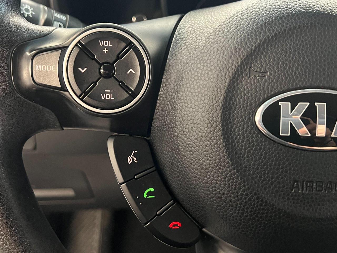 2014 Kia Soul Camera+Bluetooth+A/C+New Tires+CLEAN CARFAX Photo104