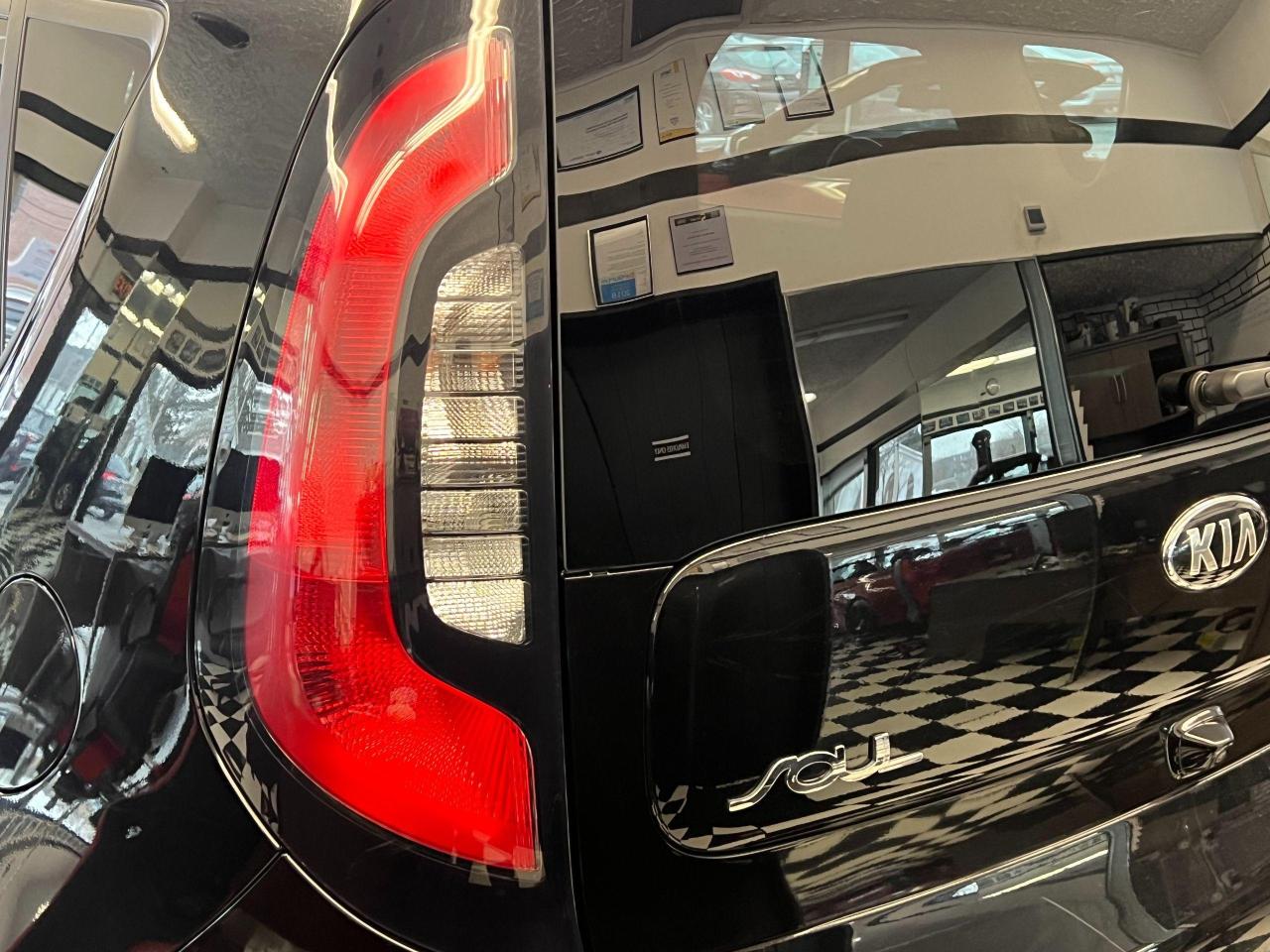 2014 Kia Soul Camera+Bluetooth+A/C+New Tires+CLEAN CARFAX Photo116