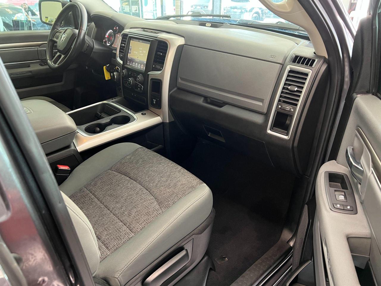 2016 RAM 1500 SLT 4x4 V6+Heated Seats+Remote Start+CLEAN CARFAX - Photo #21