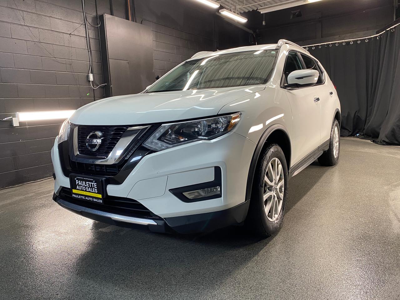 2017 Nissan Rogue SV AWD / Remote Start / Heated Seats - Photo #1