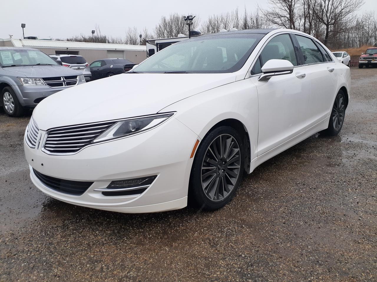 2016 Lincoln MKZ Hybrid, Leather, Pano, Remote,Nav,BU Cam, THX, Htd - Photo #2
