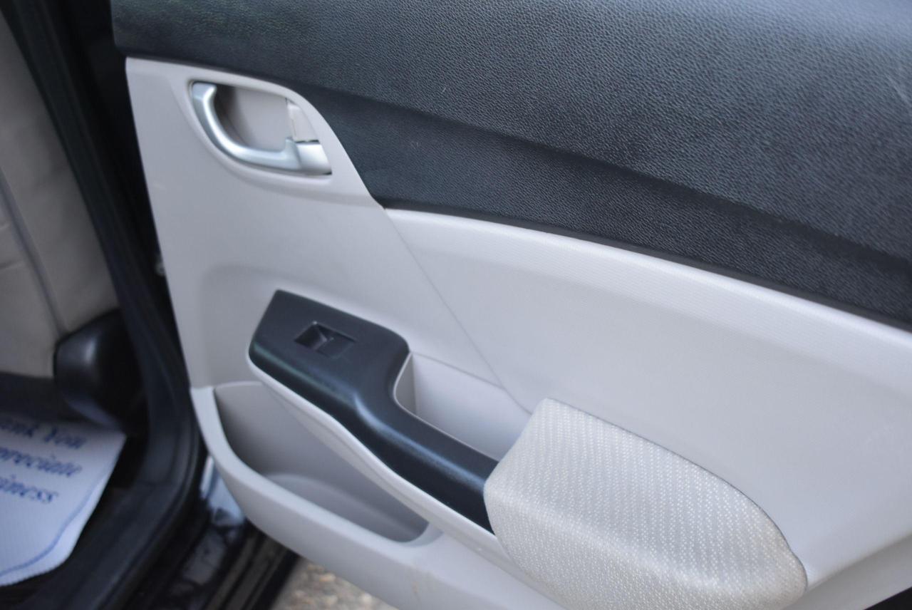 2013 Honda Civic 4 Door - Manual - LX - Photo #22